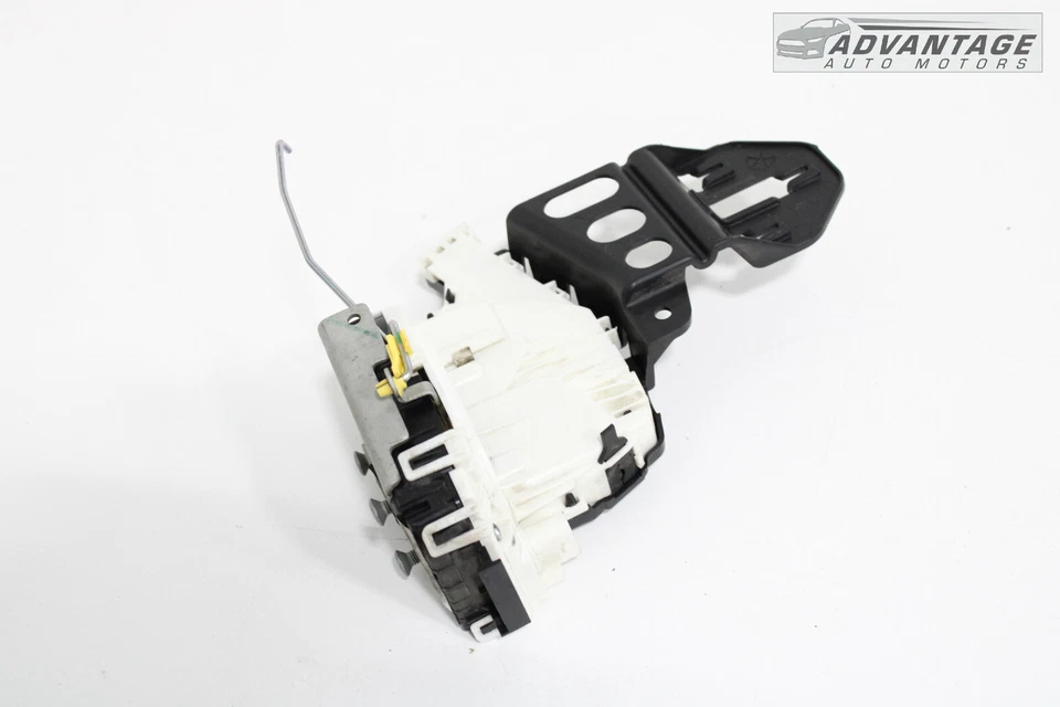 Dodge Charger 2017-2018 actuador de bloqueo de pestillo de puerta del lado del conductor delantero izquierdo OEM Foto 3 de 4