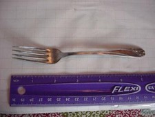 1950 DAFFODIL pattern child's / youth's fork 1847 Rogers
