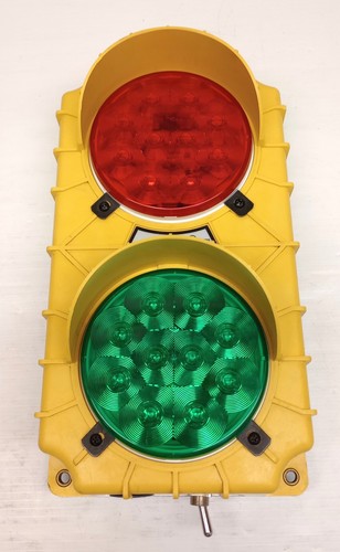 Tri Lite SG20-115RG-LED Used Stop And Go Dock Light SG20115RGLED - Picture 4 of 8