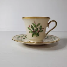 Vintage Lenox Holiday Teacup And Saucer Set Holly Berry Gold Trim USA 