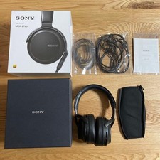 Sony MDR-Z7M2 Stereo Over-Ear Headphones Black High Resolution with Head Cover