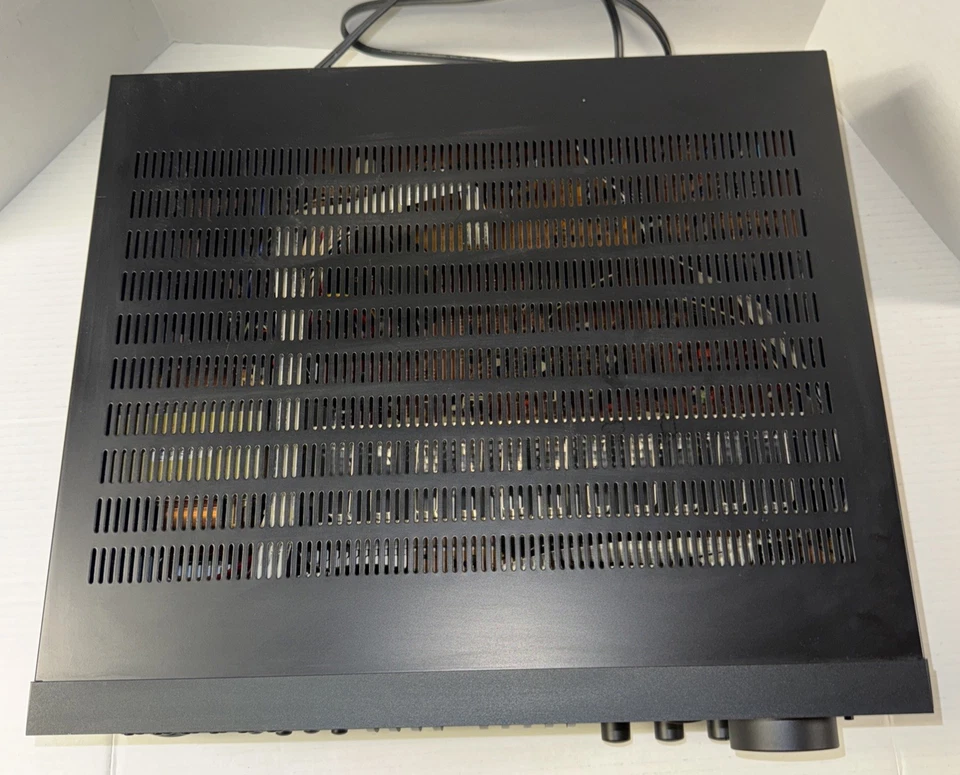 Harman Kardon AVR 25 Receiver Amplifier with Phono Preamp - Image 4 of 4