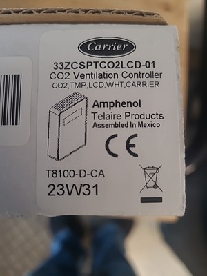 Temp Sensor W/LC CO2 Ventilation Controller 33ZCSPTCO2LCD-01 T8100-D-CA 24W31