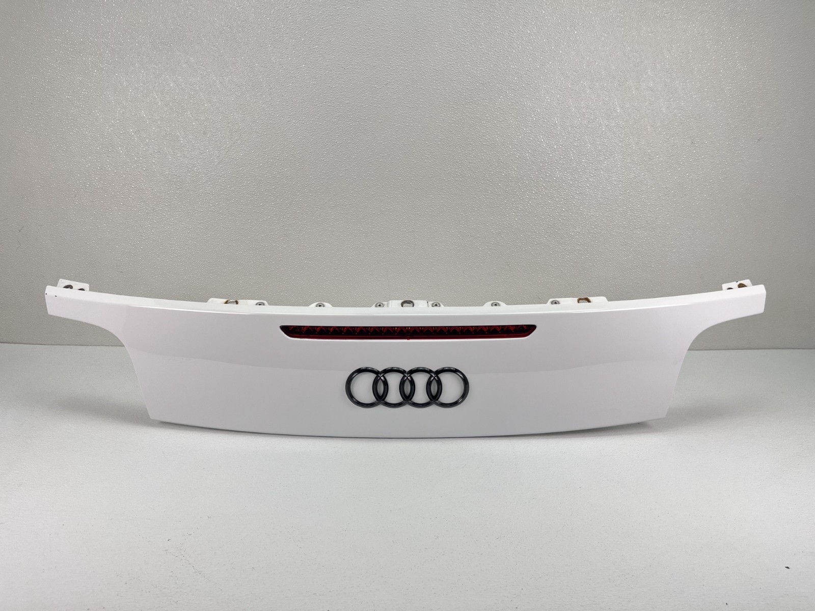 2011 2012 2013 2014 2015 AUDI R8 SPYDER REAR UPPER PANEL COVER W/CAMERA OEM