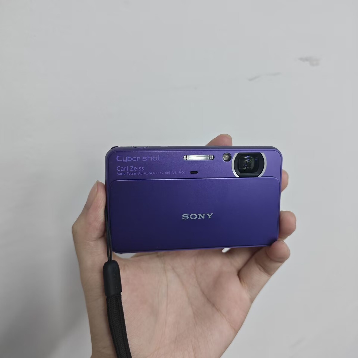 SONY DSC-T99 Cyber Shot Digital Camera 4x Optical Zoom English
