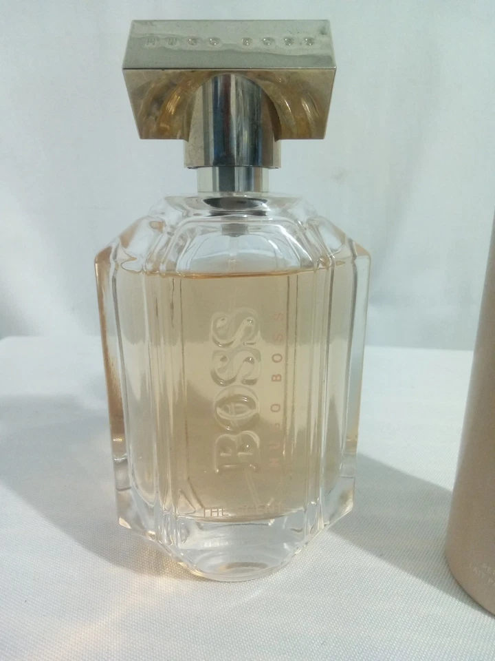The Scent for Her de Hugo Boss... 3,3 fl oZ y loción corporal 6,7 fl OZ Foto 4 de 4