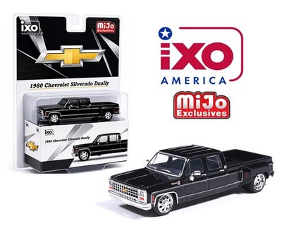 IXO Model 1980 Chevrolet Silverado C30 Crew Cab Dually Lowered Black 1013 1/64