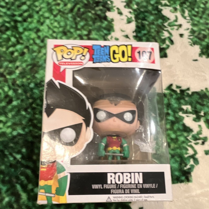 Funko Pop! Television Robin Vinyl Figure #107 Teen Titans Go!