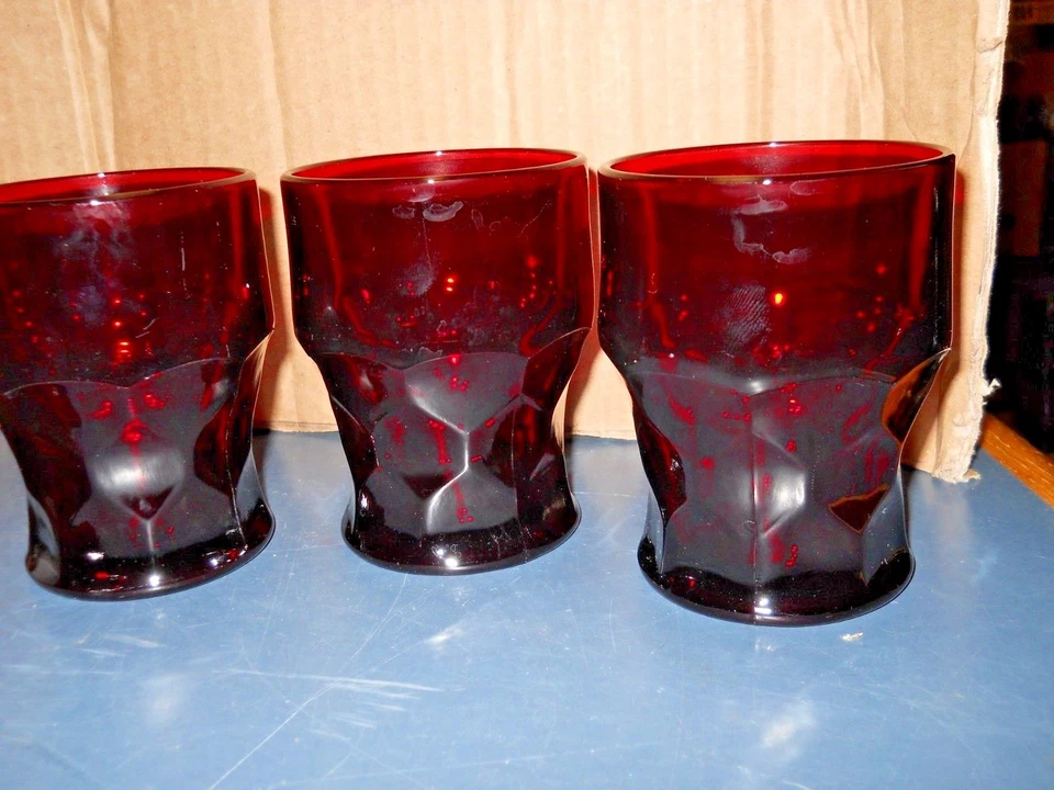 VTG 4 RED GLASS GEORGIAN HONEYCOMB GLASSES TUMBLERS 4" ANCHOR HOCKING FENTON  - Image 2 of 4