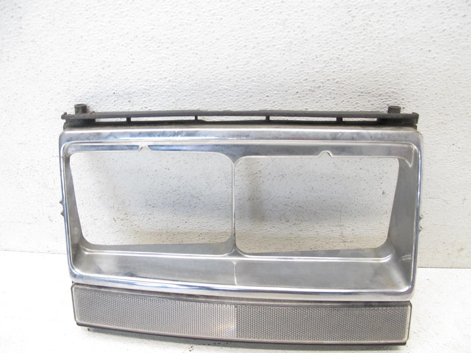 Volvo 262C 1981-1985 bisel de faros pasajero derecho lámpara cubierta de luz #94 Foto 4 de 4