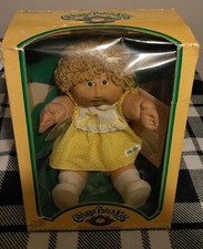 Original and RARE Freckled 1983 Cabbage Patch Girl Doll All Original LOOK !!!