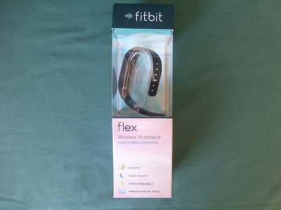 1915 Fitbit Wireless Wristband