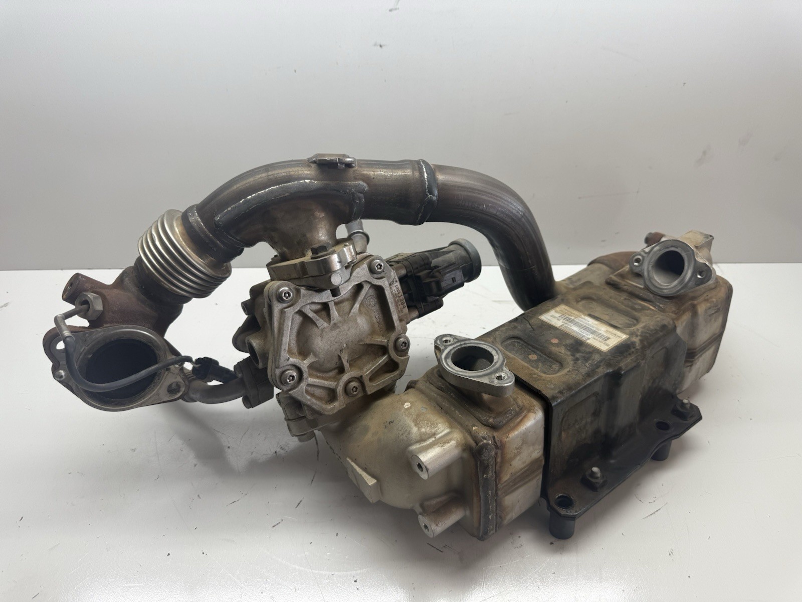 2017-2023 Sierra Silverado LP5 6.6L Diesel EGR Cooler Valve 12688224 OEM 2444