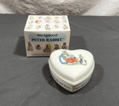Vintage Wedgwood Peter Rabbit Beatrix Potter NM717 5289 Heart Shaped Box GREAT