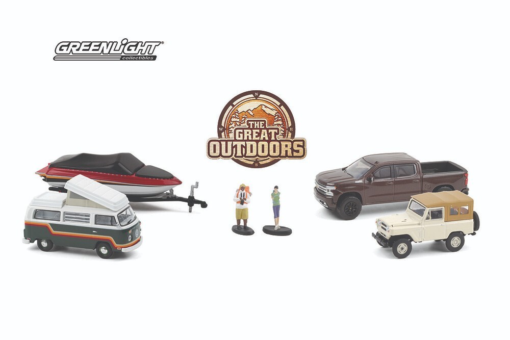 Greenlight The Great Outdoors Diorama Set includes 4 1/64 Vehicles