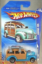 2010 Hot Wheels #73 HW Garage 5/10 '40s WOODIE Aqua-Tan Variation w/Chrome 5 Sp