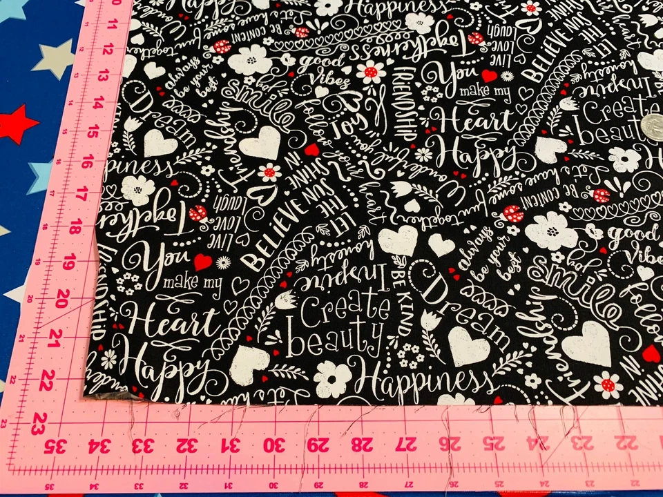 Tela Palabras Aliento Feliz Negro Tesoros atemporales Algodón 1/4 yarda C7741 Foto 4 de 4