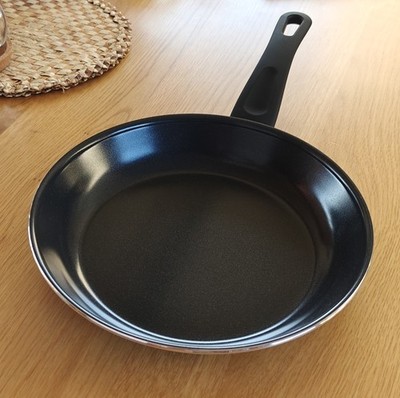 Neu: IKEA HEMLAGAD Bratpfanne schwarz 24 cm Antihaft sehr schnell auf Induktion!