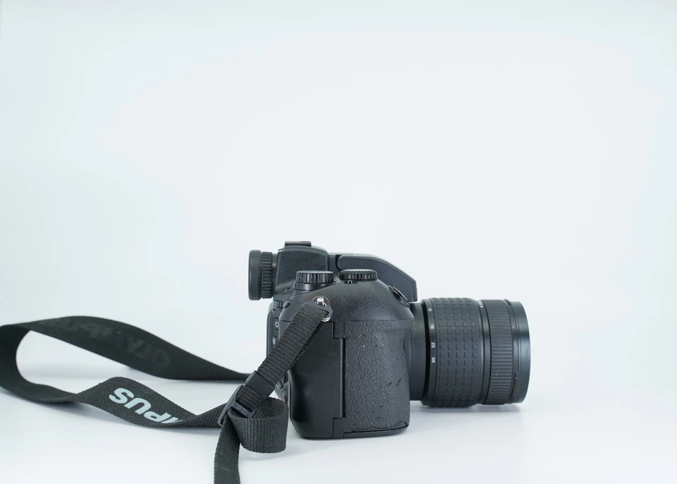 Olympus Camedia E-10 4MP Digital DSLR Camera Boxed Case Power Supply - Image 3 of 4