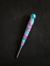 Resin ergonomic crochet hook by mydarnyarn with Clover hook size C 2.75mm