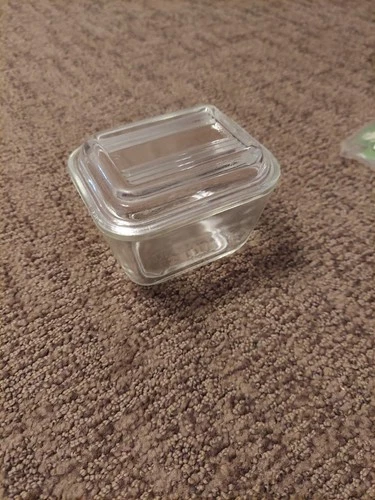 Vintage Pyrex Clear Glass Refrigerator Dish W/lid 501B