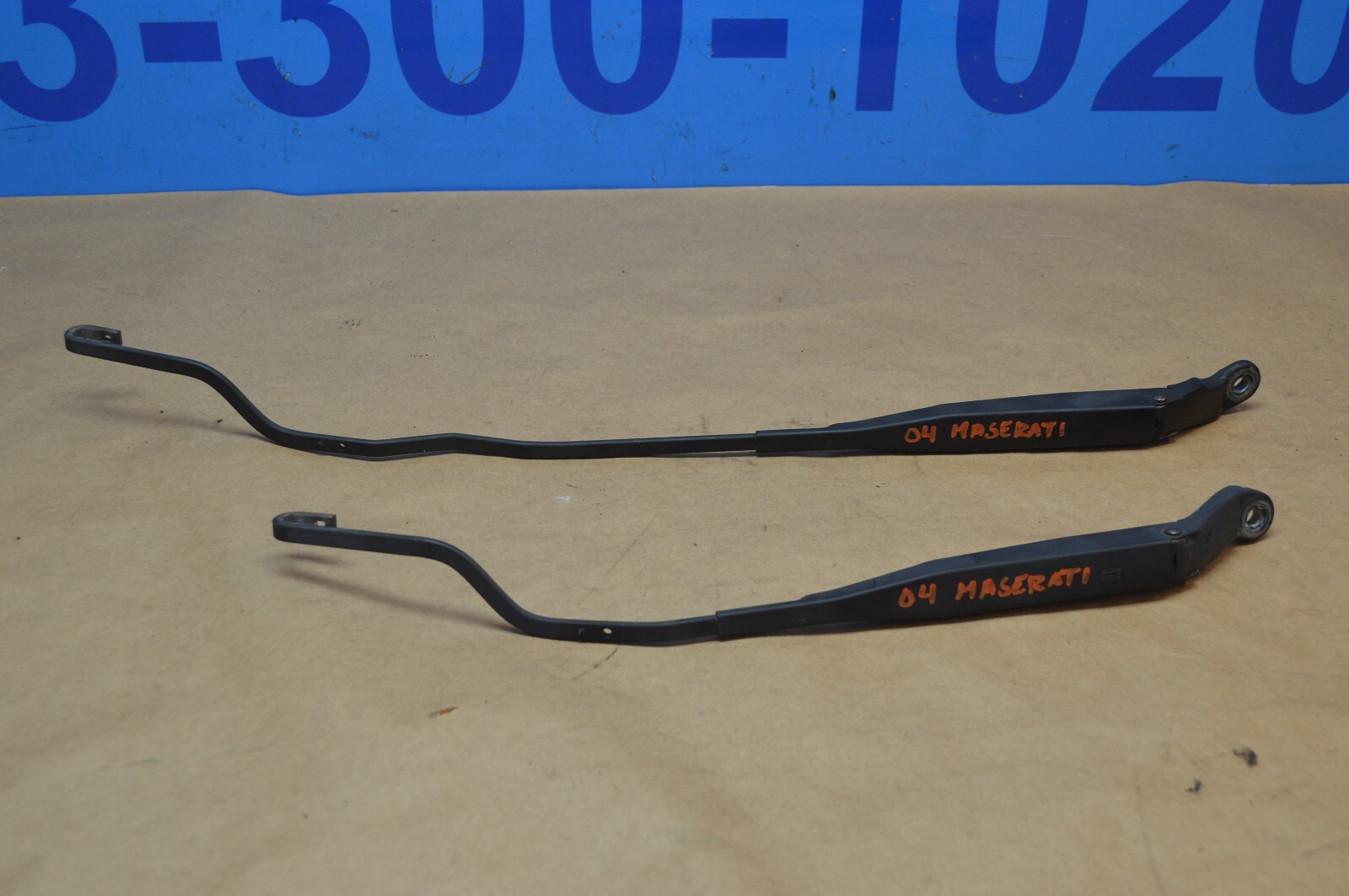 2004 M138 MASERATI M128 GT WINDSHIELD WIPER WIPERS ARM ARMS LEFT & RIGHT PAIR
