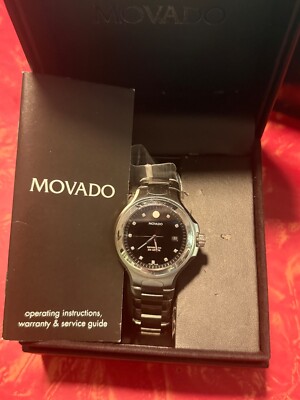 MOVADO 800 SERIES WATCH WITH BLCK BEZEL AND DIAMOND MAKERS - MENS WATCH