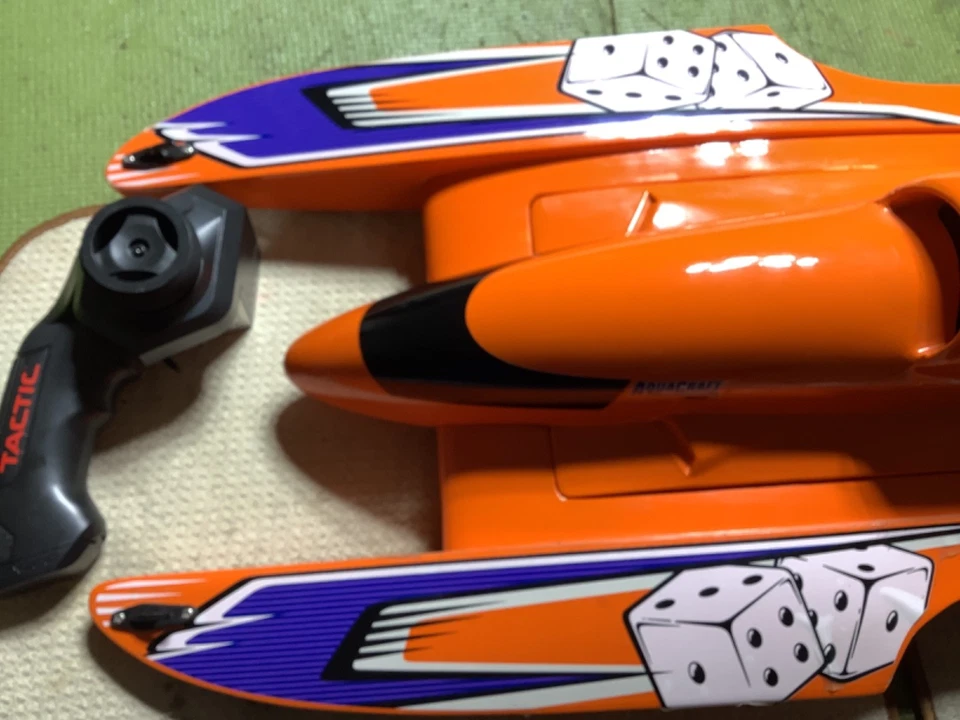 Aquacraft Miss Vegas  Deuce .18 Glow 30 inch RC Boat Clean RTR - Image 2 of 4