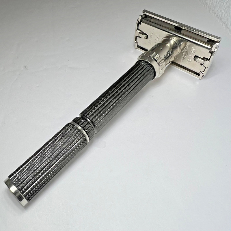 Gillette Super Adjustable [U2 1974] - Long Handle 109 - Vintage Safety Razor FS!