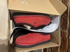 Tasman Slippers Size 9 W/box