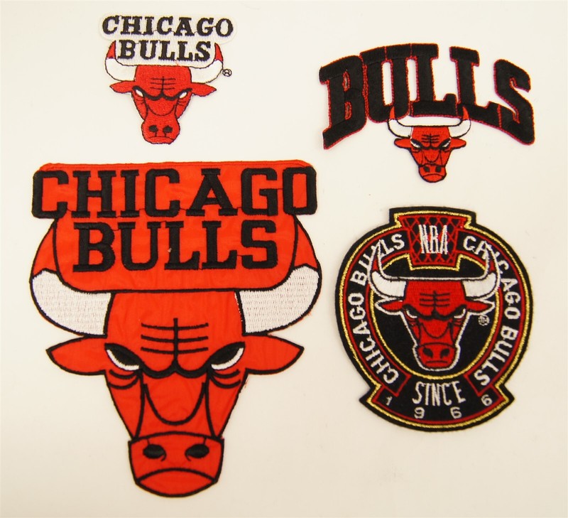 LOT OF 4 CHICAGO BULLS Team Logo Patches D1733 CONSIGN BIN