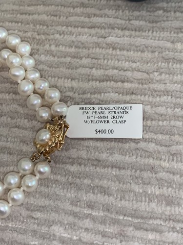 Bridge Pearl Opaque 2 Rows Sets 14kt Gold Clasp - Picture 3 of 3