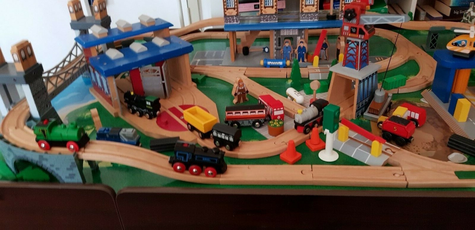 Imaginarium City Central Wooden Train Set With Table