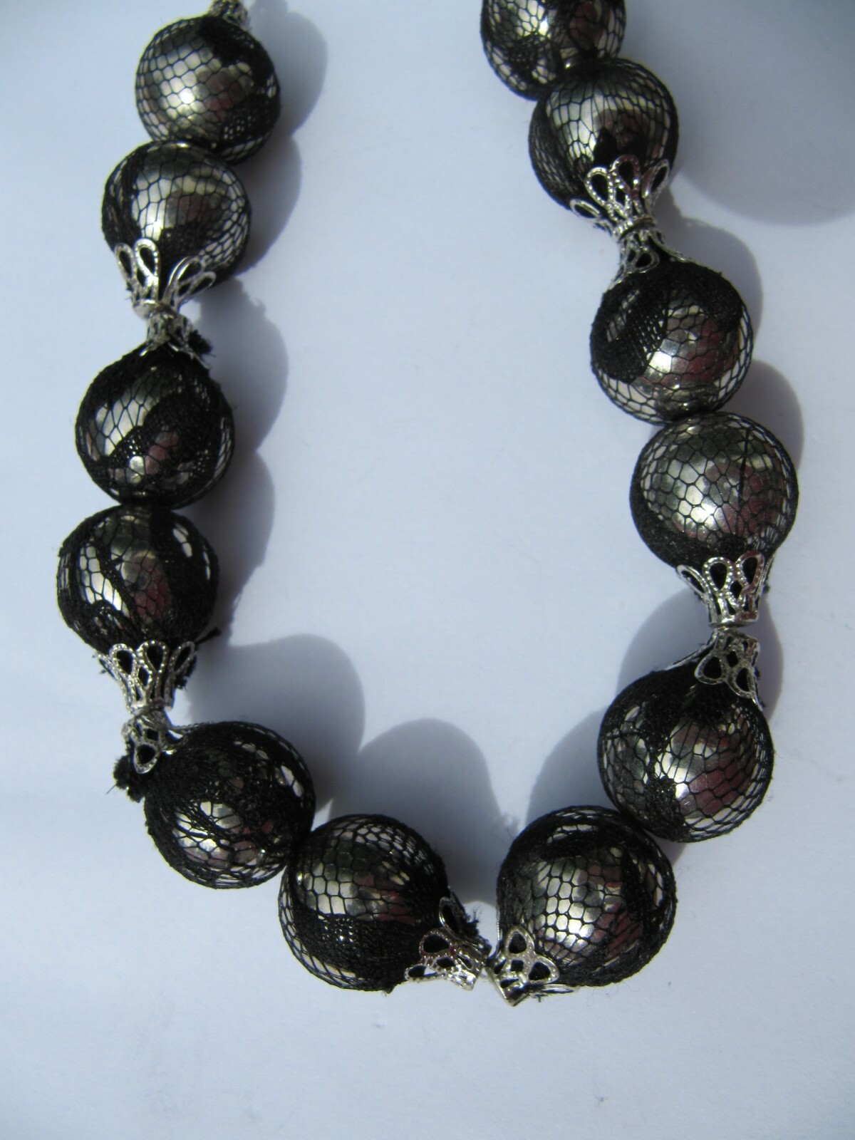 6 Assorted Necklaces / Chokers - image 3