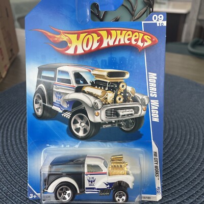 2009 Hot Wheels #115 HW City Works 9/10 MORRIS WAGON White/Black w/Chrome 5 Sp 