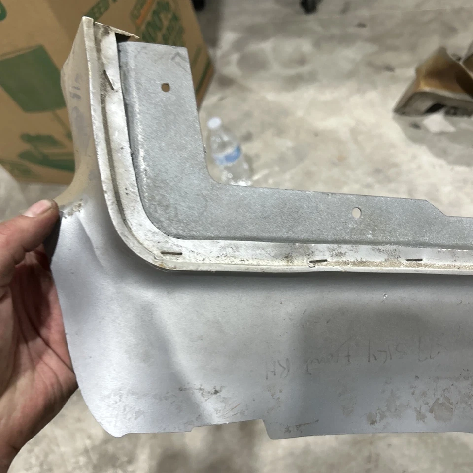 Buick Skylark 1975-1979 relleno de parachoques delantero derecho Foto 3 de 4