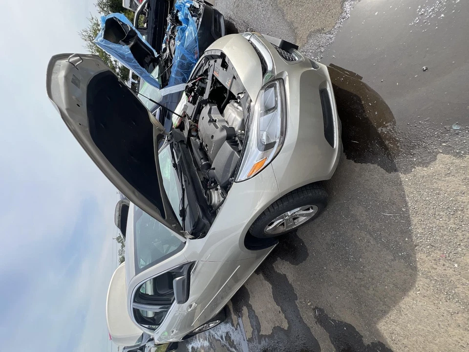 Capó usado se adapta a: Chevrolet Malibu 2015 grado A Foto 3 de 4