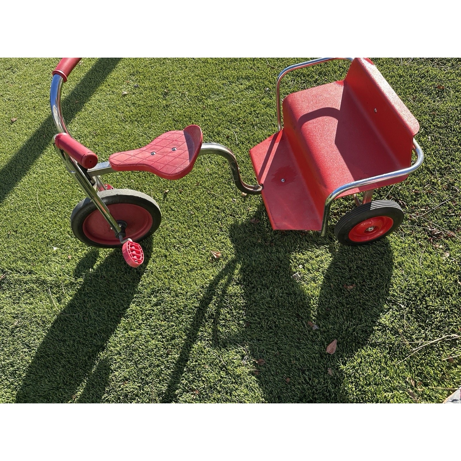 (Used) 1970s Steel Frame 3 seater angeles tricycle Kids Bike (120.00 USD)