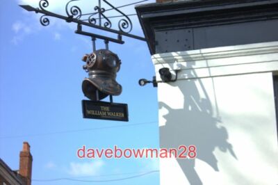 PHOTO  WILLIAM WALKER SIGN WINCHESTER 2018