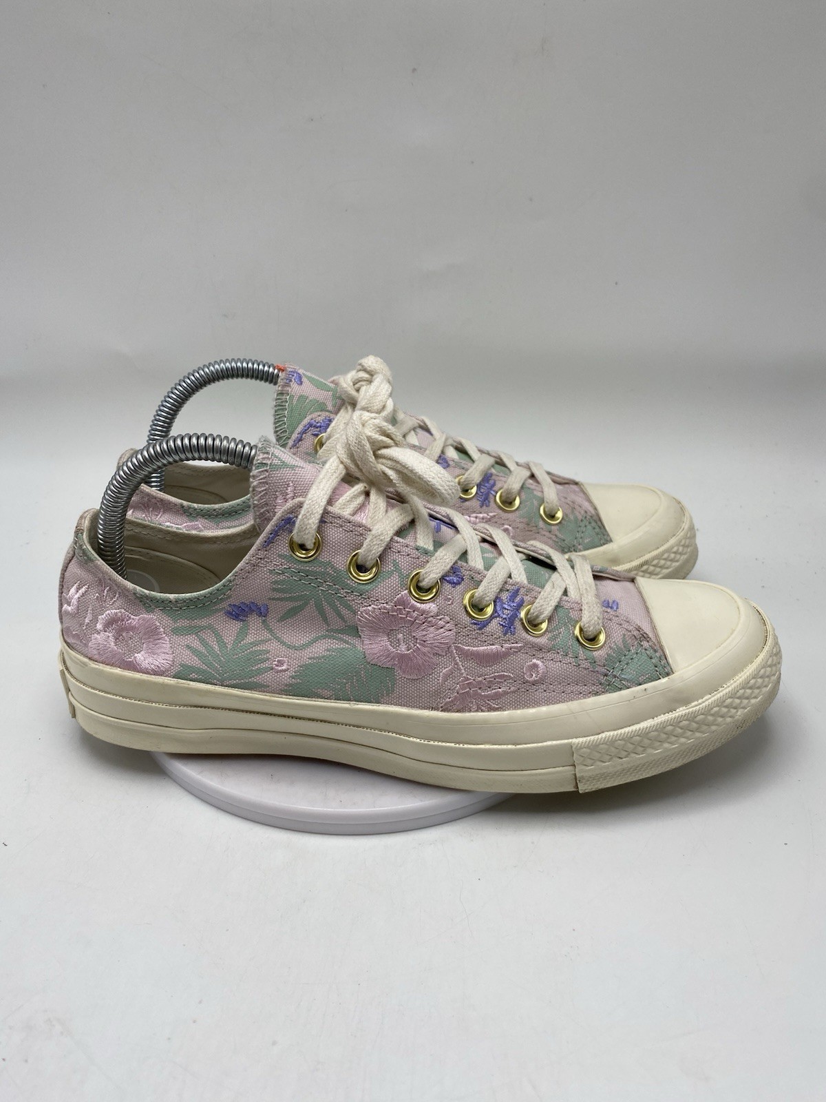 Converse Shoes Women Size 6 Chuck Taylor 70 OX Multicolor Floral Sneakers 4191 Converse Shoes Women Size 6 Chuck Taylor 70 OX Multicolor Floral Sneakers 4191