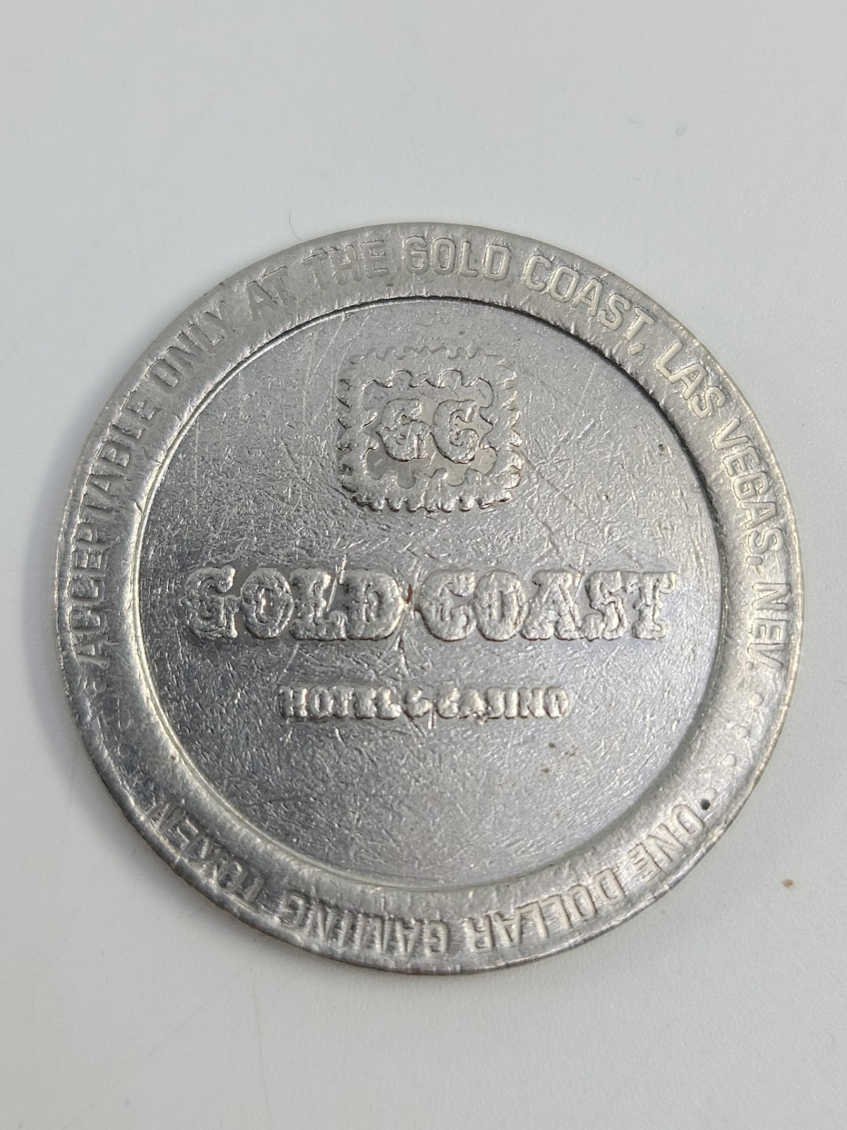 1987 Gold Coast Casino Hotel Las Vegas 1$ Slot Machine Token Coin Used