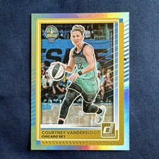 Panini Donruss 2025 Courtney Vandersloot #34 Chicago Sky WNBA Parallel Card