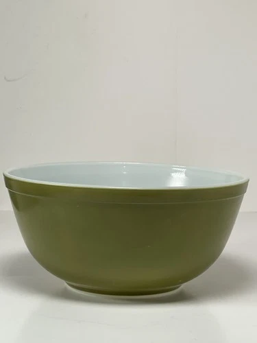 Vintage Pyrex Avocado Green 403 Mixing Bowl 2-1/2 QT MCM