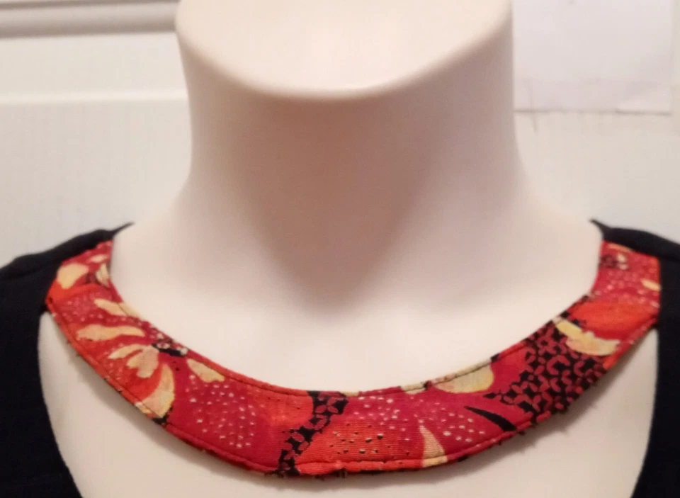 Usado en Excelente Condición Traje Pantalón Carole Little 2 Piezas Negro - Borde Floral Rojo/Bronceado - Mujer Talla 4 Foto 4 de 4