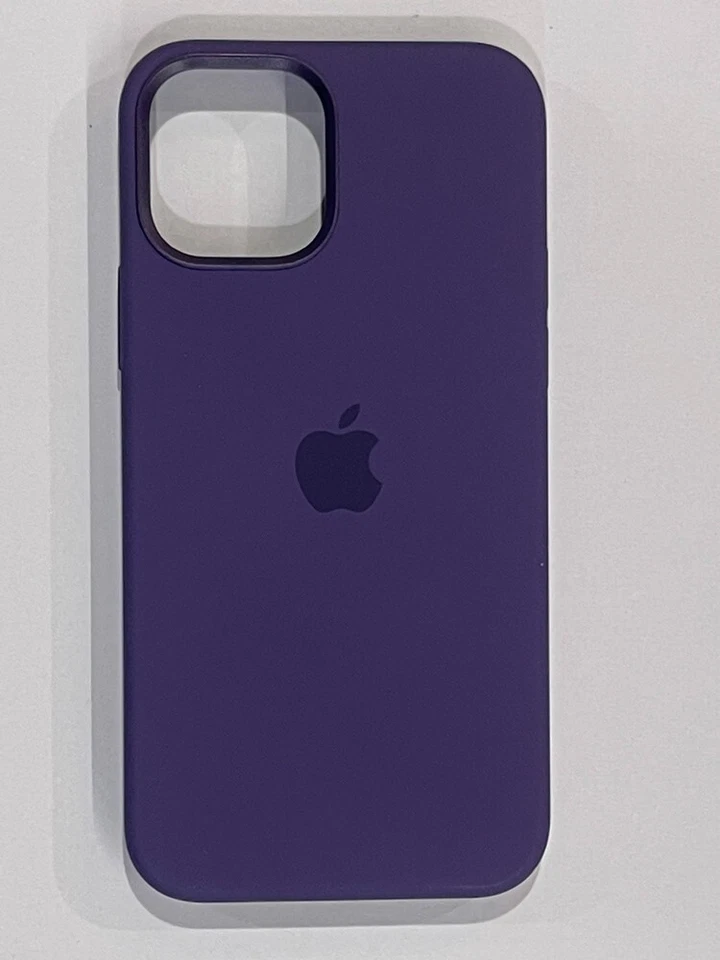   Original Silicone Case w/ MagSafe For iPhone 12 mini 12 Pro 12 Pro Max - Image 2 of 4