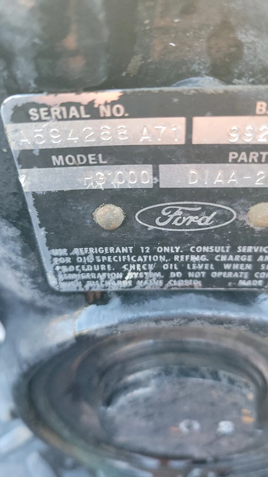 Compresor de aire acondicionado Ford/Lincoln Continental Mark III con soportes Ect Foto 4 de 4