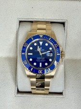 2021 Rolex Submariner 126618LB Gold Oyster Bracelet with Blue Bezel Watch & Card