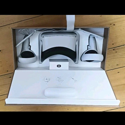 Meta Quest 2/128g  eigenständiges VR-Headset 120 Hz mit Controllern weiß
