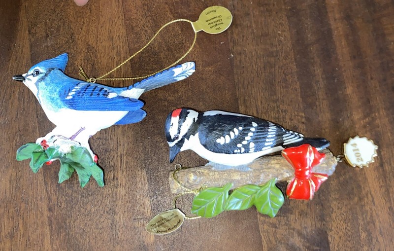 The Danbury Mint Ornaments Songbirds Set Of 2 Blue Jay Downy Woodpecker