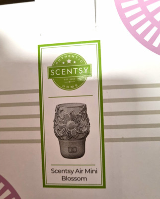 Scentsy Air Mini Duftstecker Duftventilator Blossom Mini weiß Stecker/Steckdose